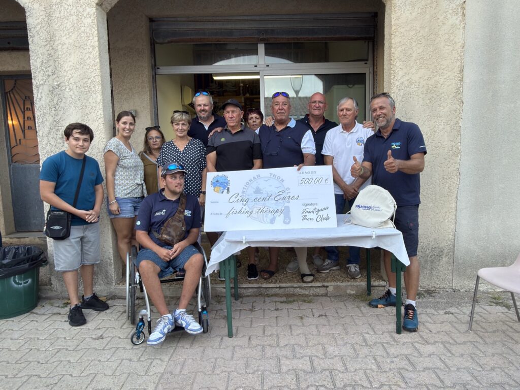 Remise du chèque de 500E pour l'association Fishing Therapy grâce aux bénéfices de la tombola tiré lors de la Canne d'Or.